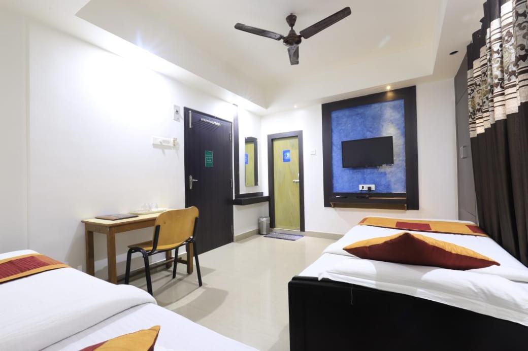 Hotel Rashmi Гувахати Экстерьер фото