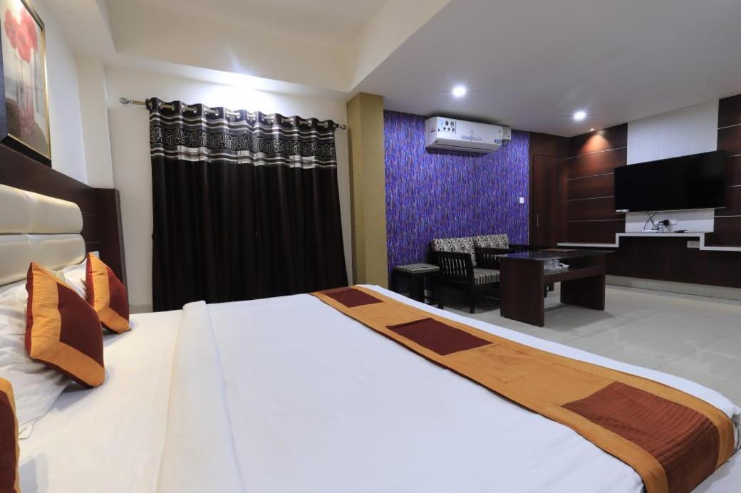 Hotel Rashmi Гувахати Экстерьер фото