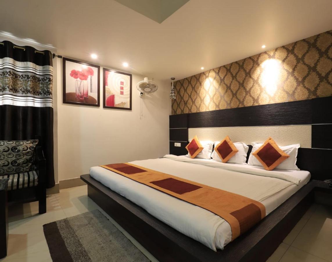 Hotel Rashmi Гувахати Экстерьер фото